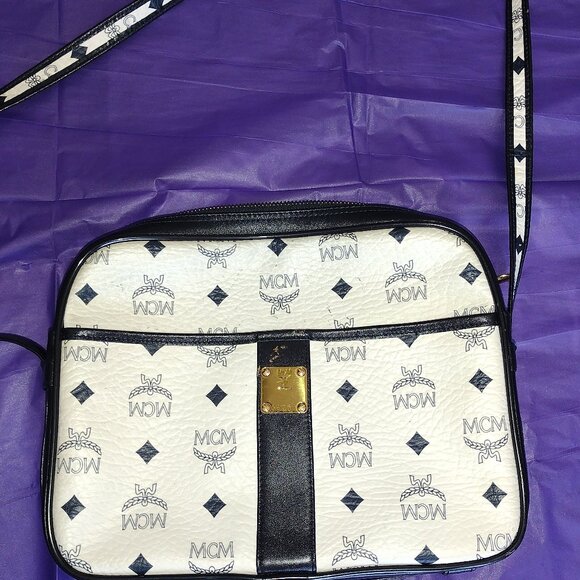 MCM Authentic White Visetos Crossbody Bag Navy Blue with dust bag - Picture 2 of 6